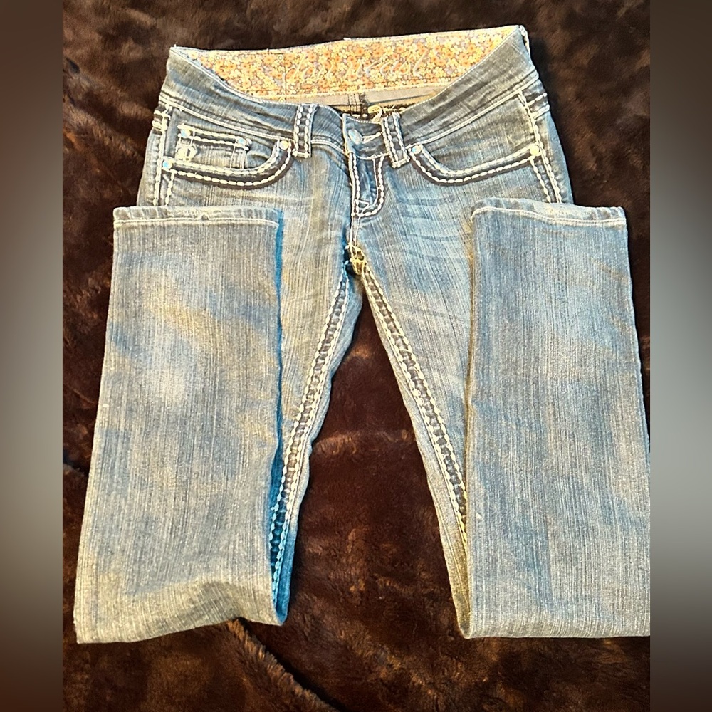 Women's Blue Downeast jeans with floral and embroidered detail
